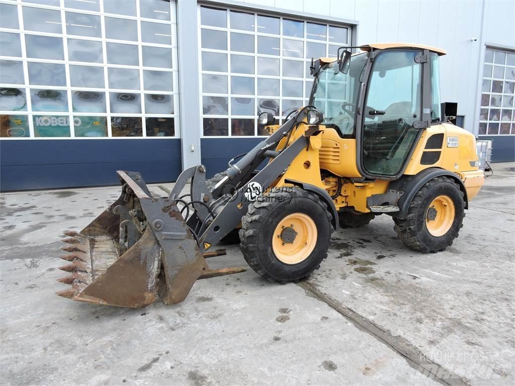 Volvo L25F Kolesové nakladače