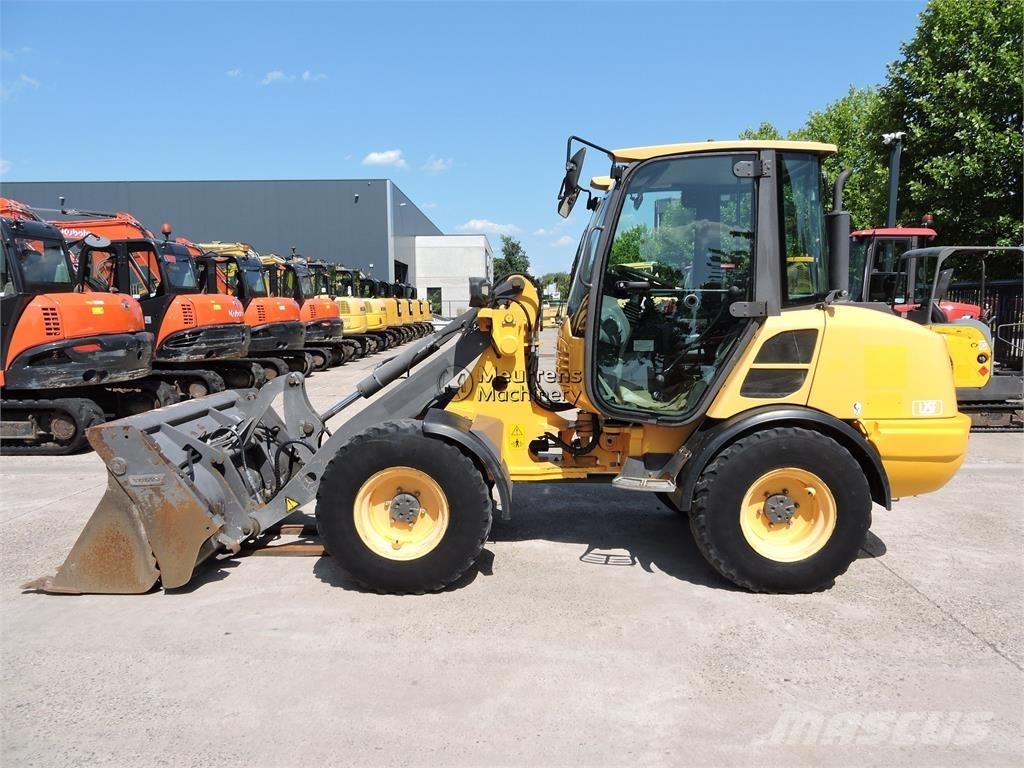 Volvo L25F + FORK Kolesové nakladače