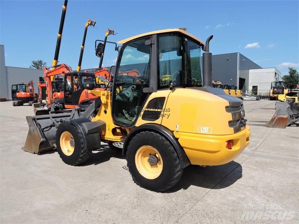 Volvo L25F + FORK Kolesové nakladače