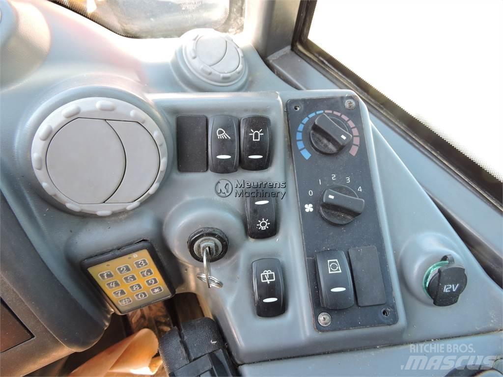 Volvo L25F + FORK Kolesové nakladače