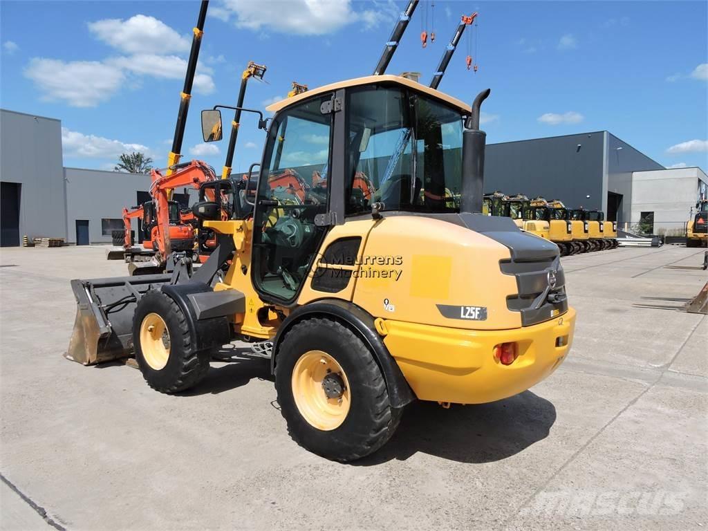 Volvo L25F + FORK Kolesové nakladače