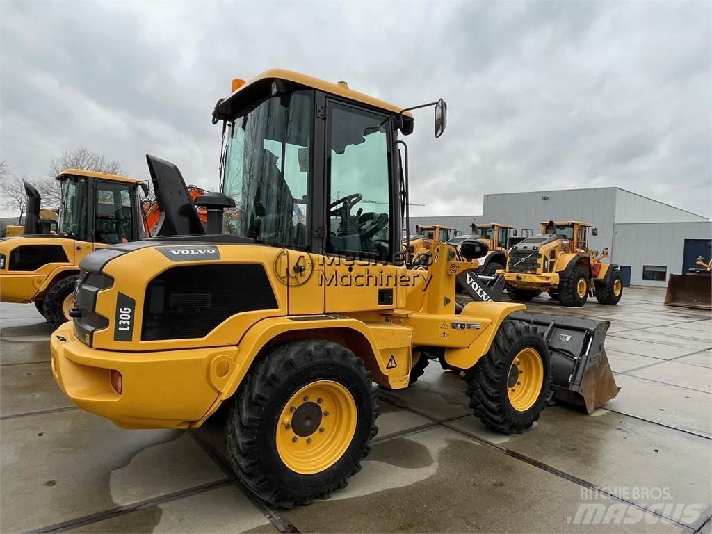 Volvo L30G Kolesové nakladače