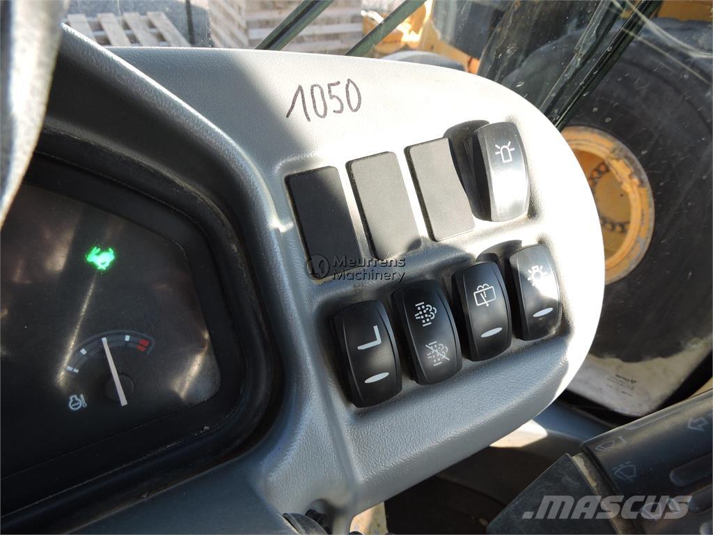 Volvo L30G Kolesové nakladače