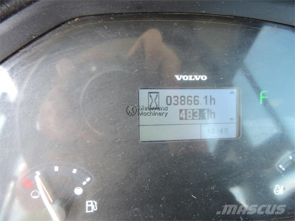 Volvo L30G + FORK Kolesové nakladače