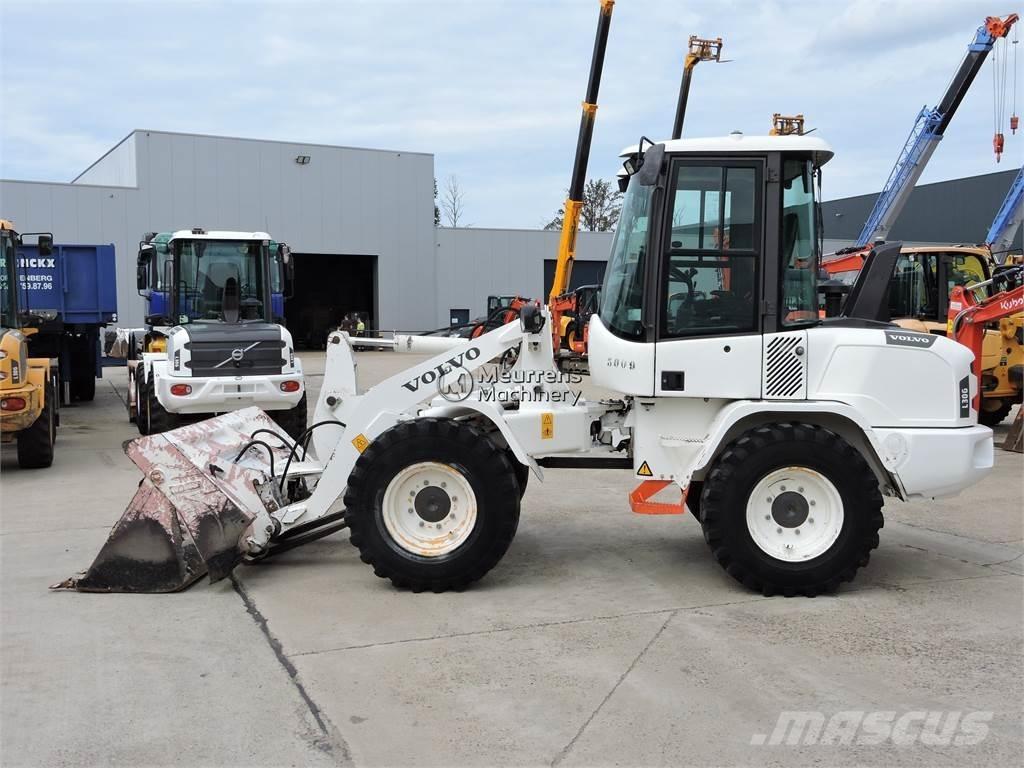Volvo L30G + FORK Kolesové nakladače