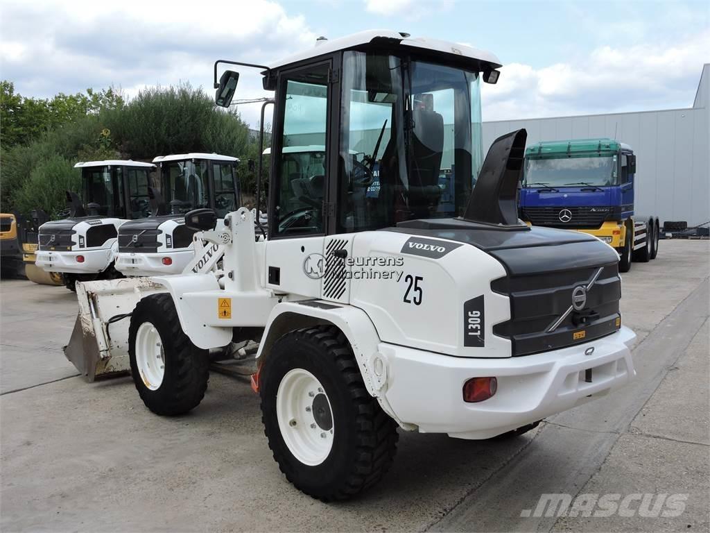 Volvo L30G + FORK Kolesové nakladače