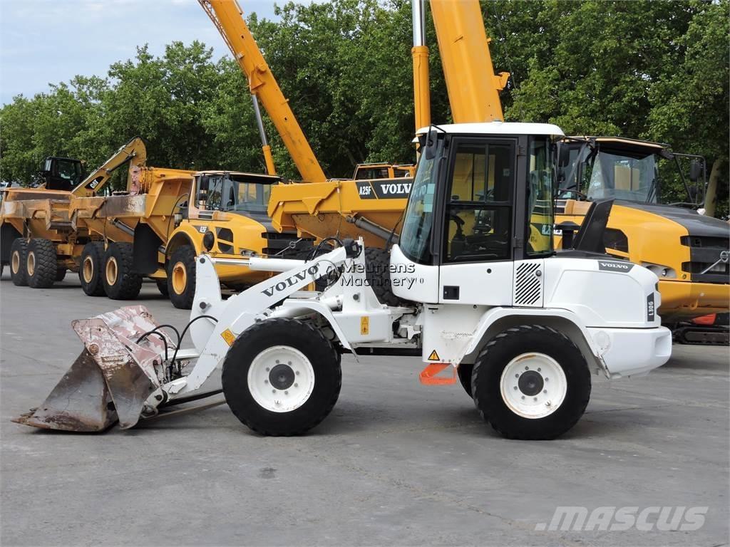 Volvo L30G + FORK Kolesové nakladače