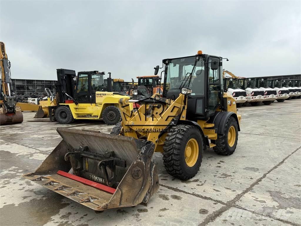CAT 908 M Kolesové nakladače