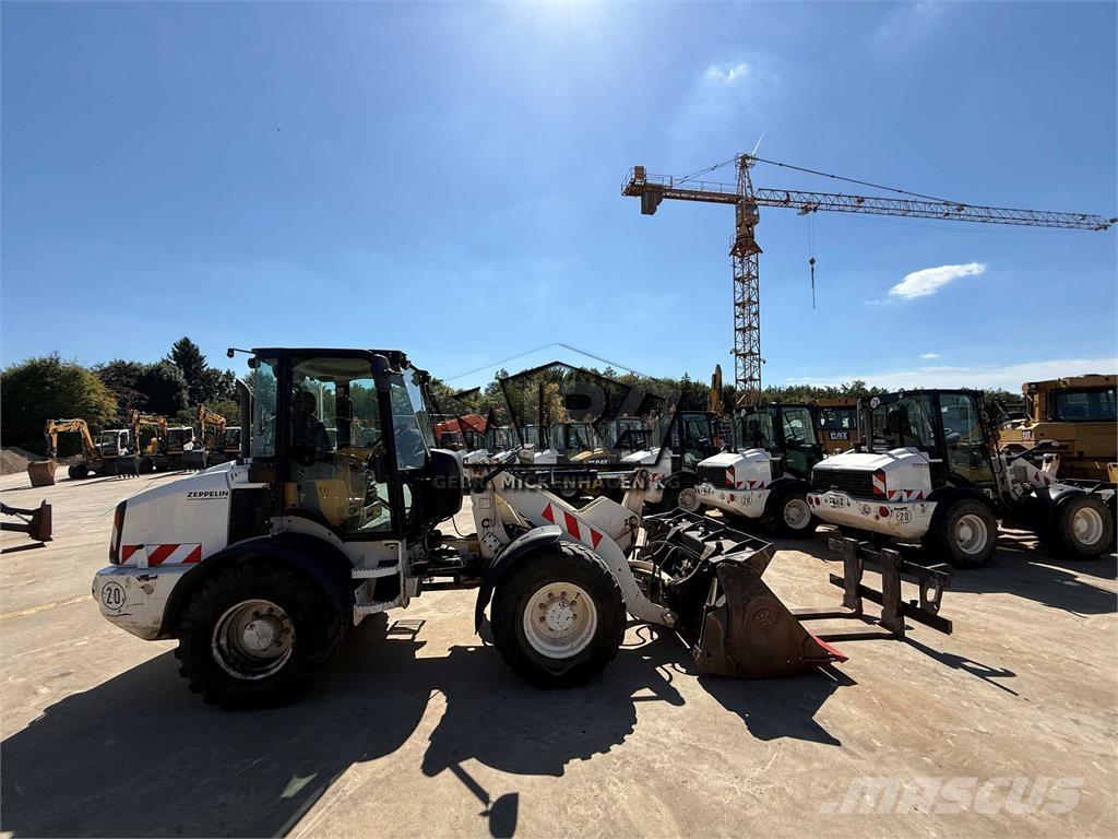 CAT 908 M Kolesové nakladače