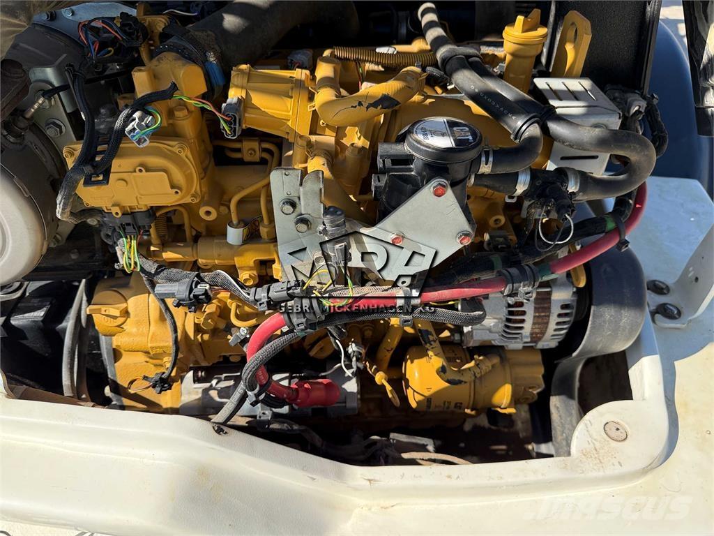 CAT 908 M Kolesové nakladače