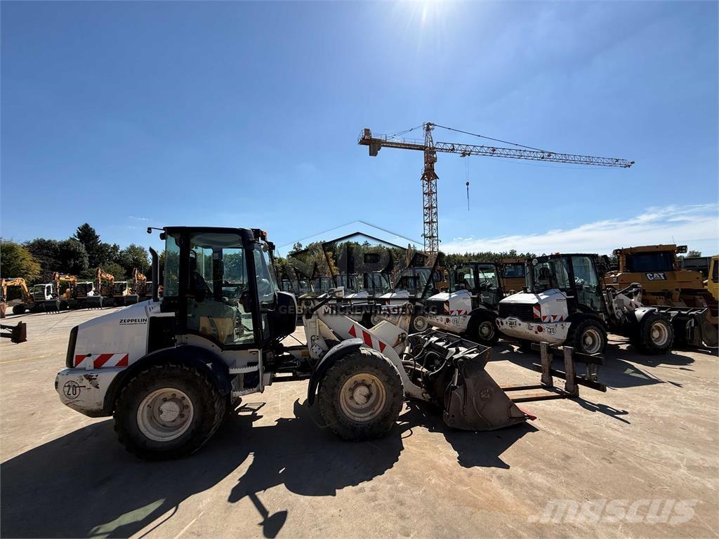 CAT 908 M Kolesové nakladače