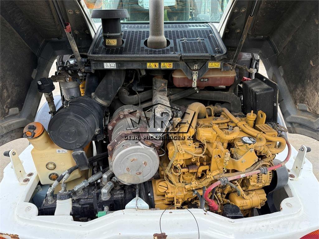 CAT 908M Kolesové nakladače