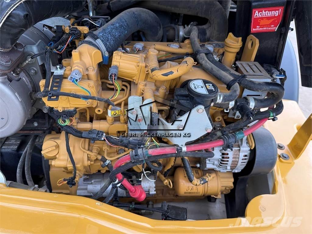 CAT 908M Kolesové nakladače