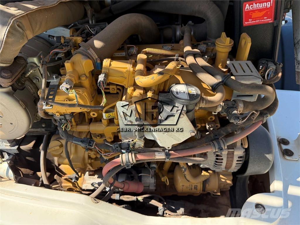 CAT 908M Kolesové nakladače