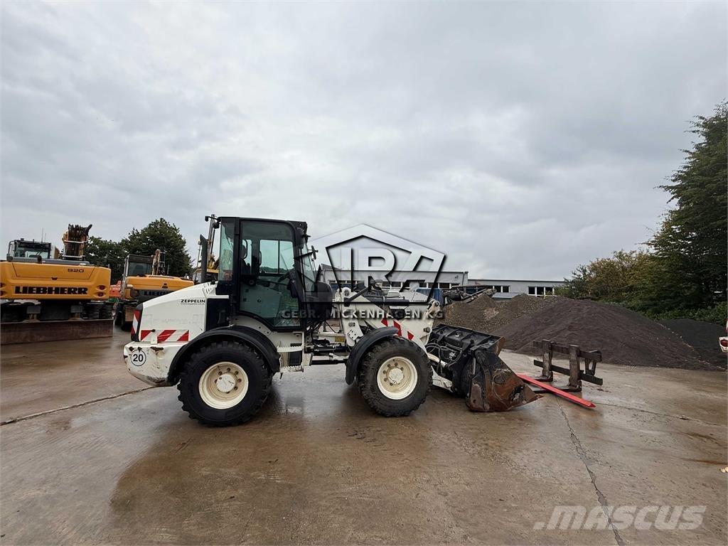 CAT 908M Kolesové nakladače