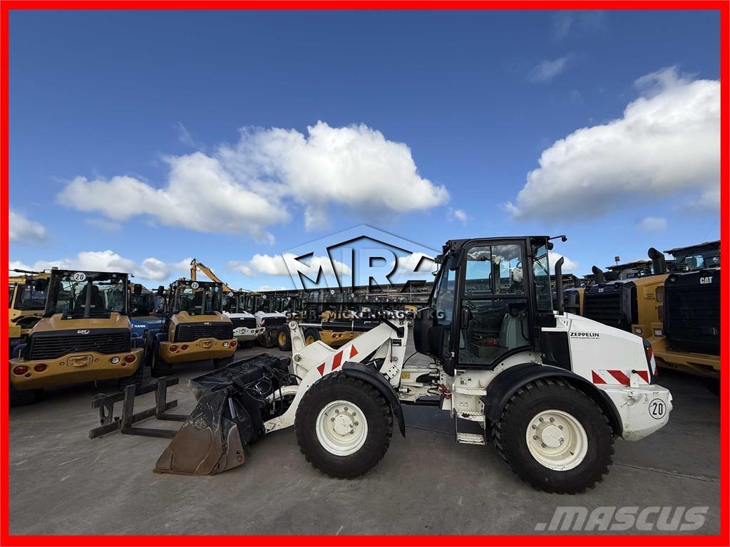 CAT 908M Kolesové nakladače