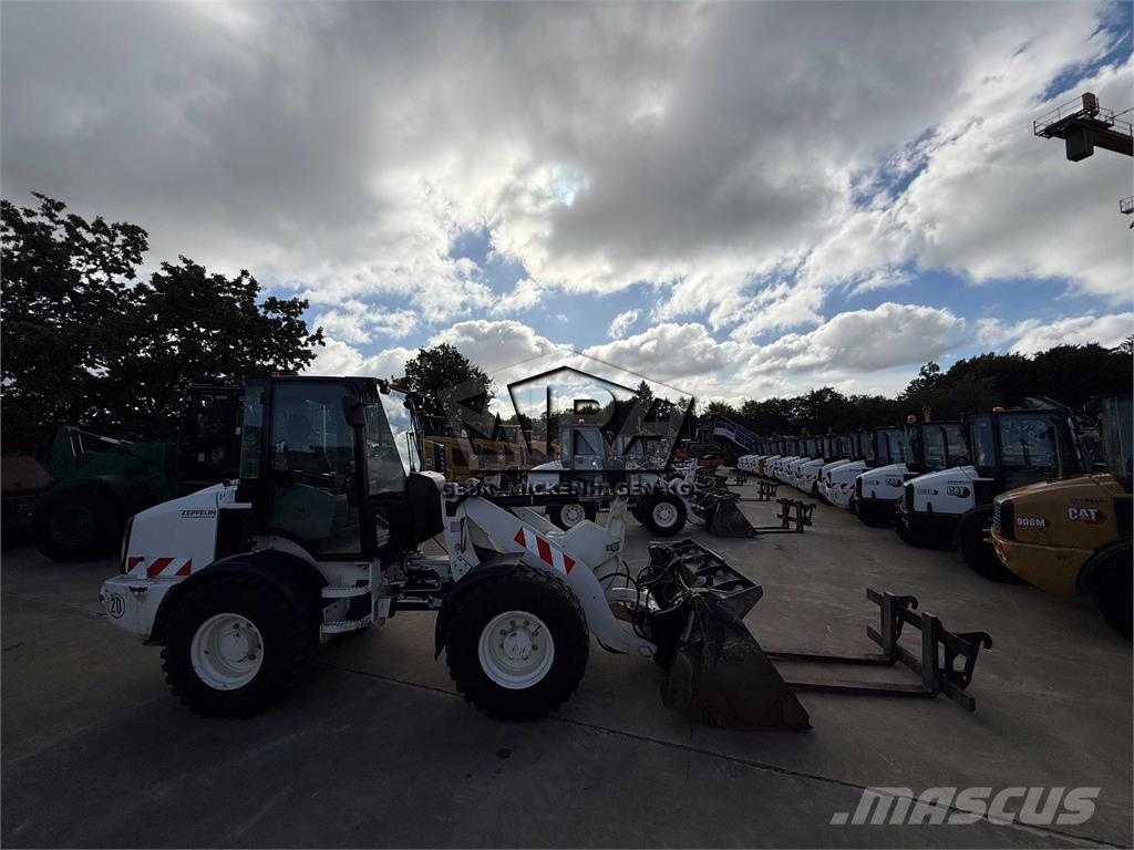 CAT 908M Kolesové nakladače