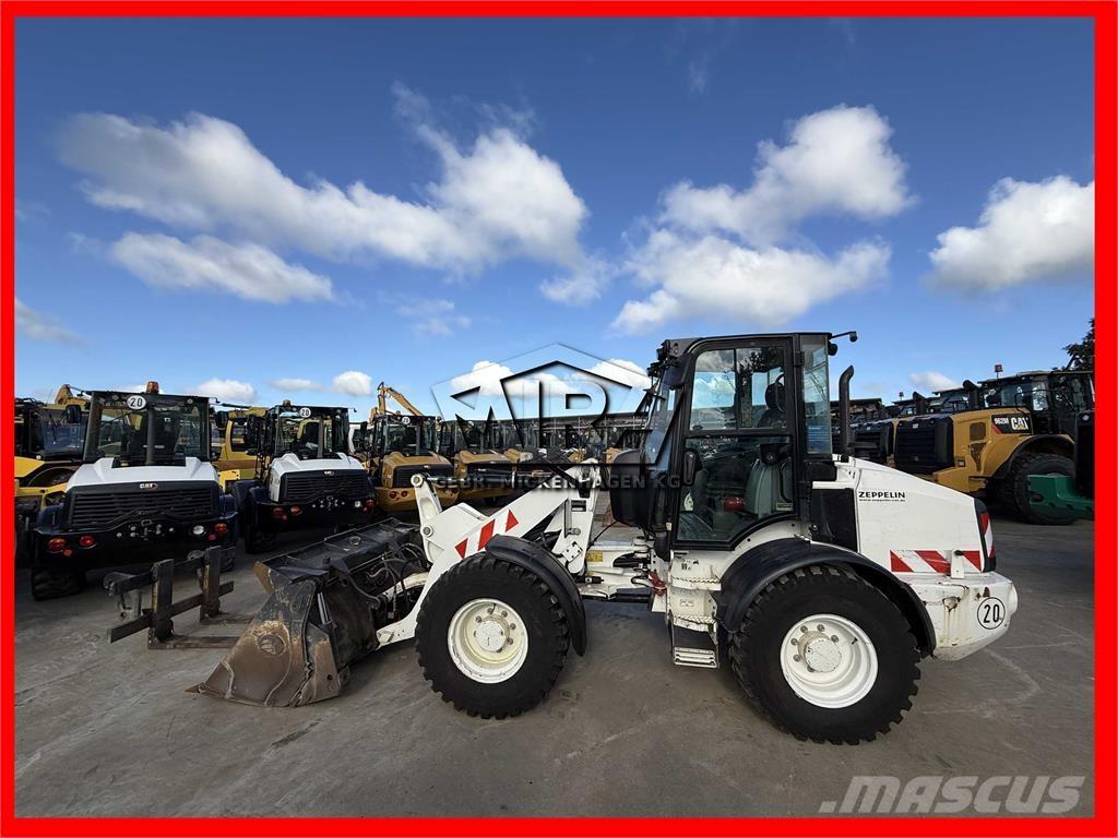 CAT 908M Kolesové nakladače