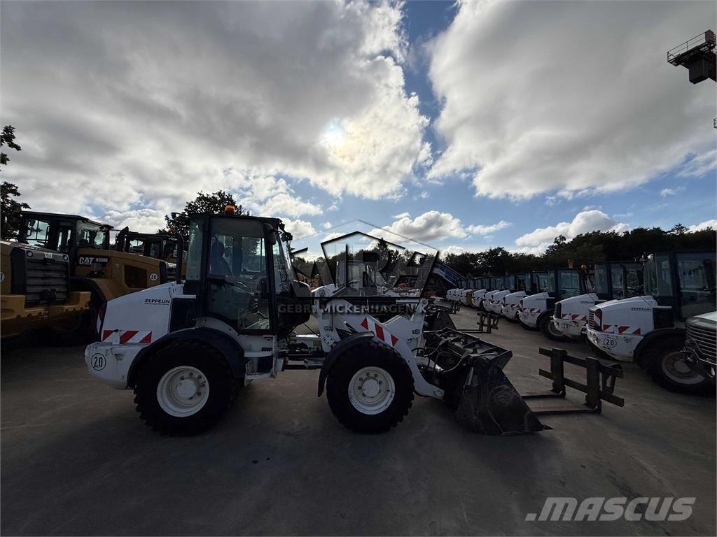 CAT 908M Kolesové nakladače
