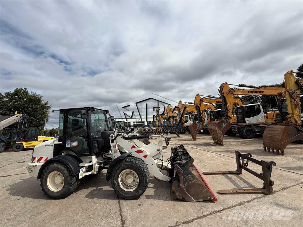 CAT 908M Kolesové nakladače