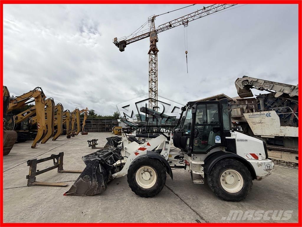 CAT 908M Kolesové nakladače