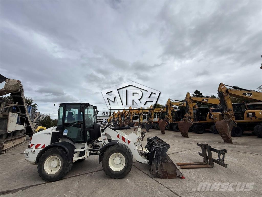 CAT 908M Kolesové nakladače