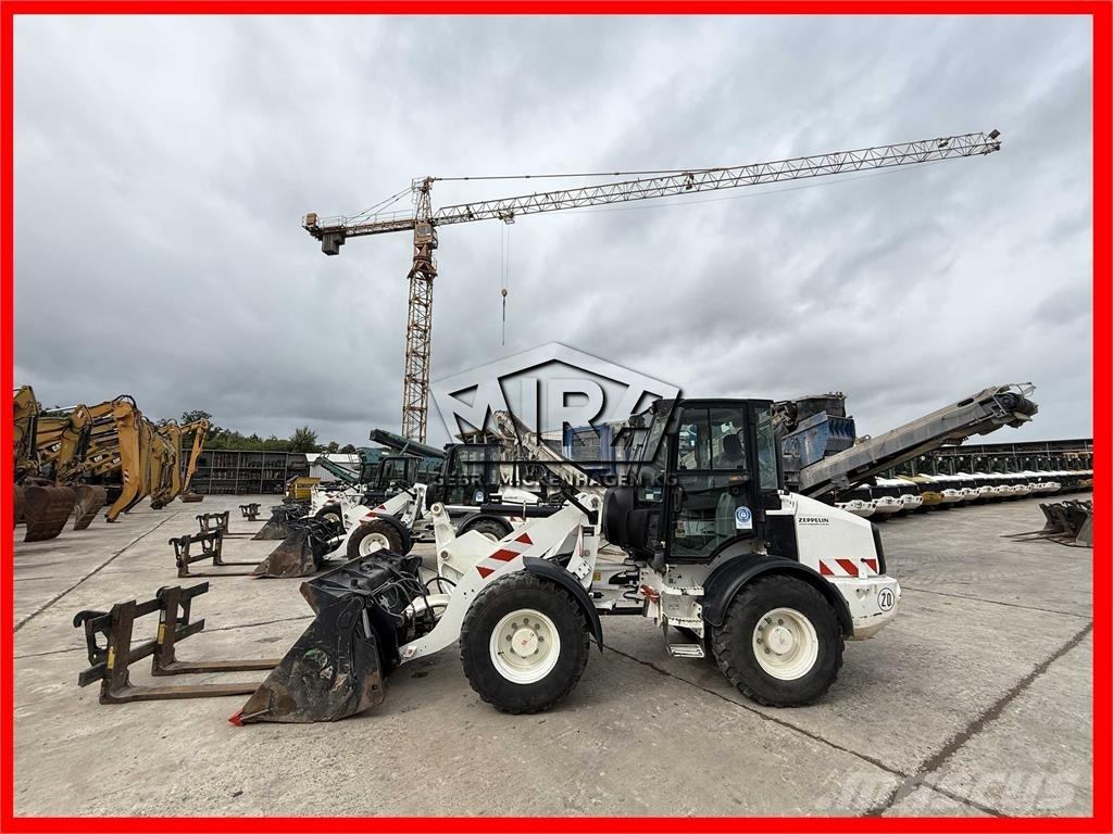 CAT 908M Kolesové nakladače