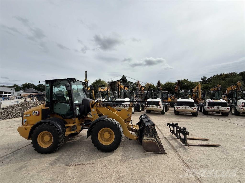 CAT 908M Kolesové nakladače