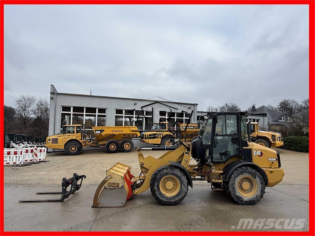 CAT 908M Kolesové nakladače