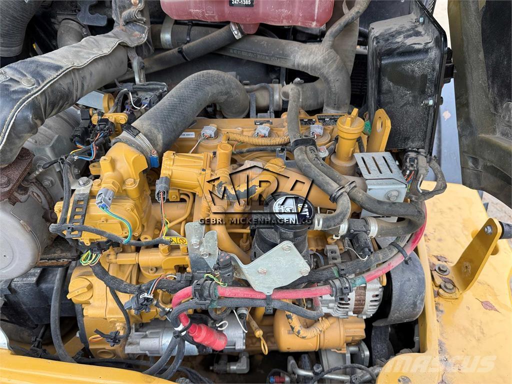 CAT 908M Kolesové nakladače