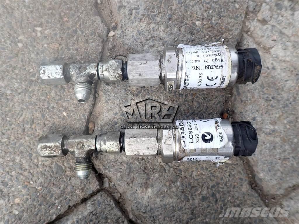 CAT 926 M/ Waage Kabíny a interiér