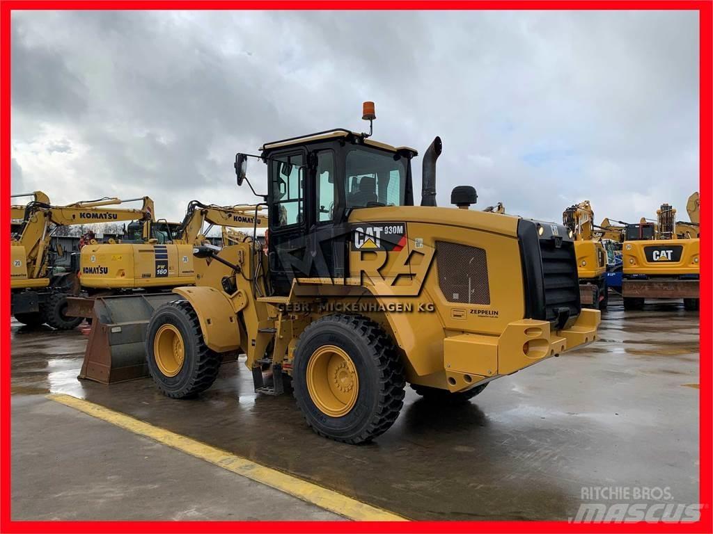CAT 930M Kolesové nakladače
