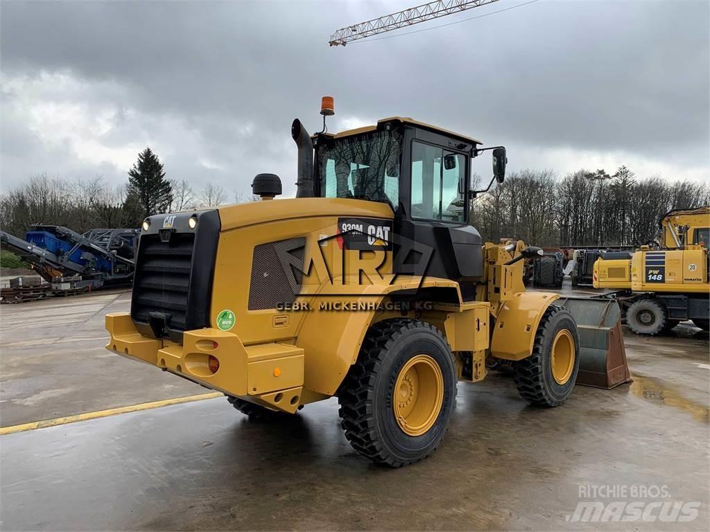 CAT 930M Kolesové nakladače