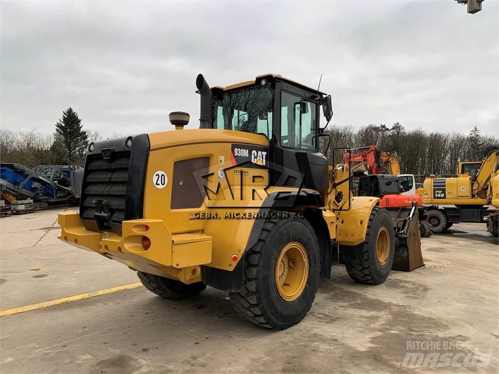 CAT 930M Kolesové nakladače