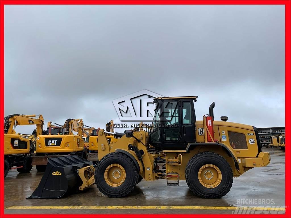 CAT 930M Kolesové nakladače