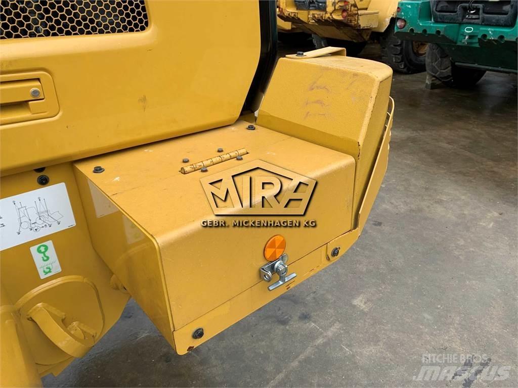 CAT 930M Kolesové nakladače