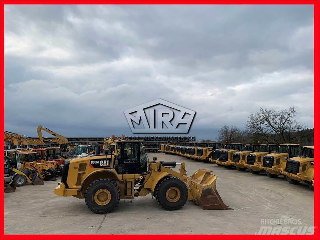 CAT 966M Kolesové nakladače