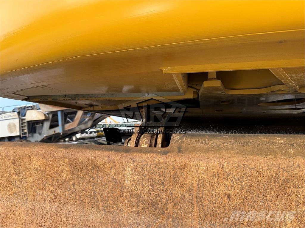 CAT M 318 D Kolesové rýpadlá