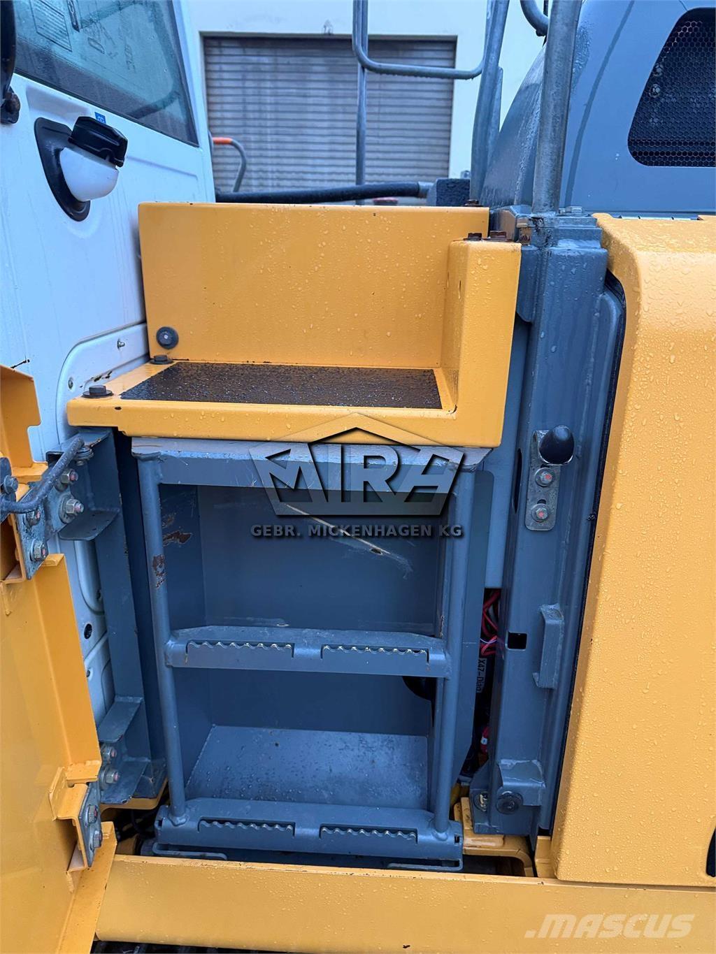 Liebherr R 922 LC Pásové rýpadlá