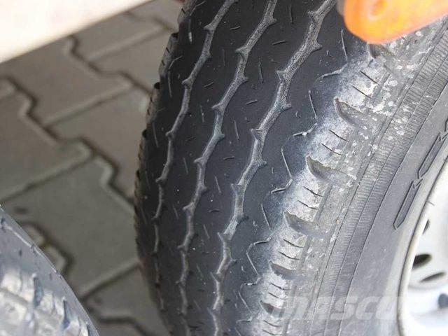 Agados DONA 36 Prívesy s bočnou zhrnovacou plachtou