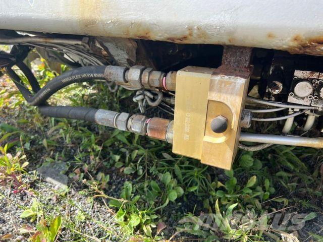  ANDERE Hákový nosič kontajnerov