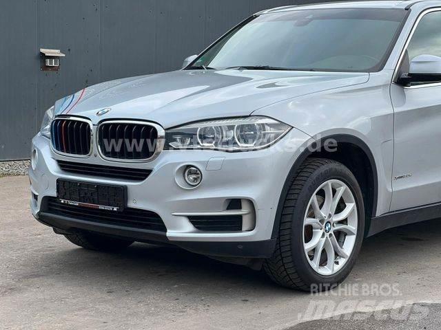 BMW X5 xDrive 30 d Nakladacia/sklápacia bočnica