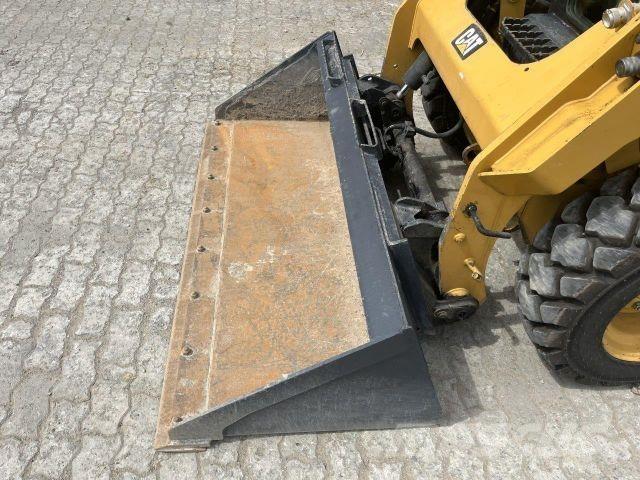 CAT 242D Stavebníctvo - ostatné