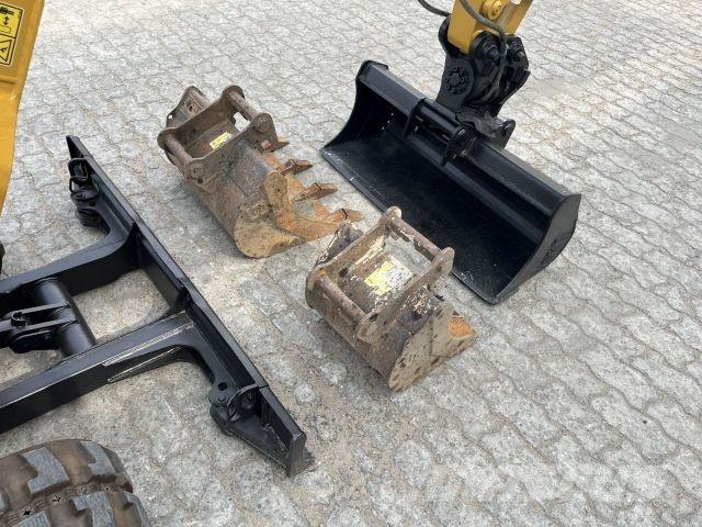 CAT 302 CR Stavebníctvo - ostatné