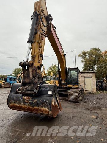 CAT 330 Pásové rýpadlá