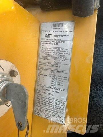 CAT 906 Kolesové nakladače