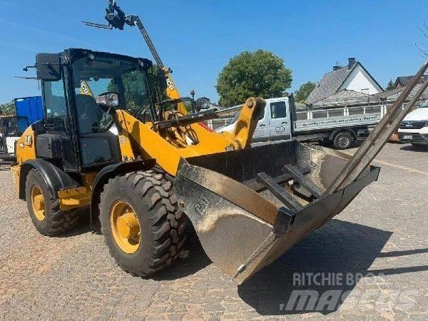 CAT 906 Kolesové nakladače