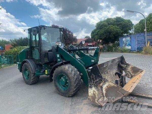 CAT 906 M Kolesové nakladače