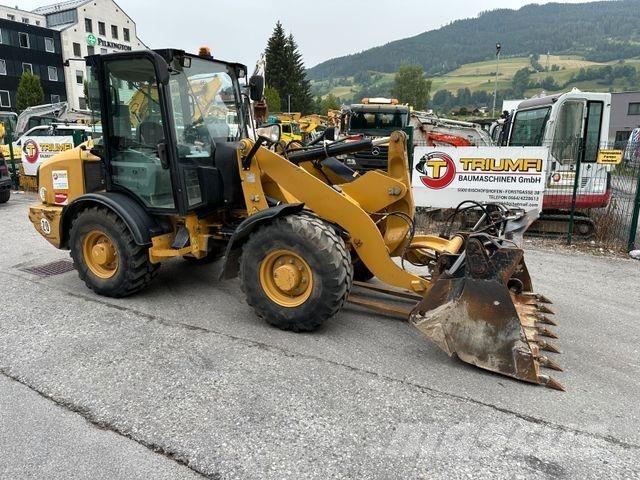 CAT 906H Kolesové rýpadlá