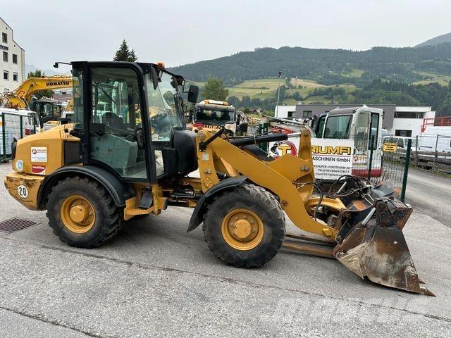 CAT 906H Kolesové rýpadlá